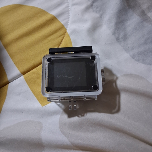 HD 720p Black Action Camera with Waterproof Case - Picture 3 of 3